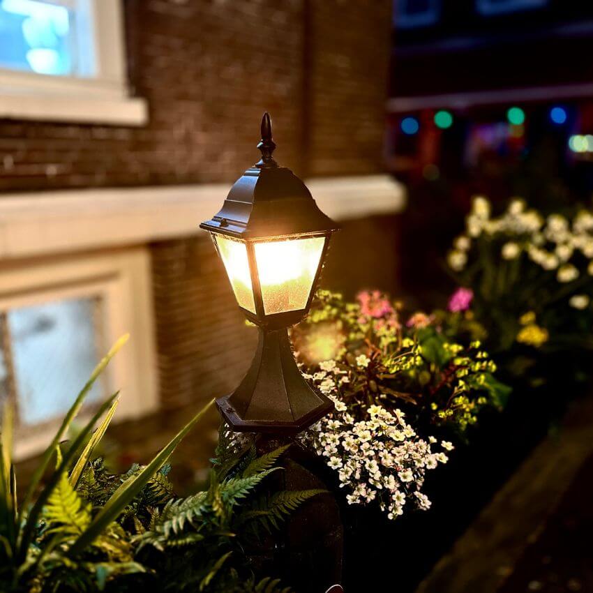 Outdoor lighting services in Etobicoke